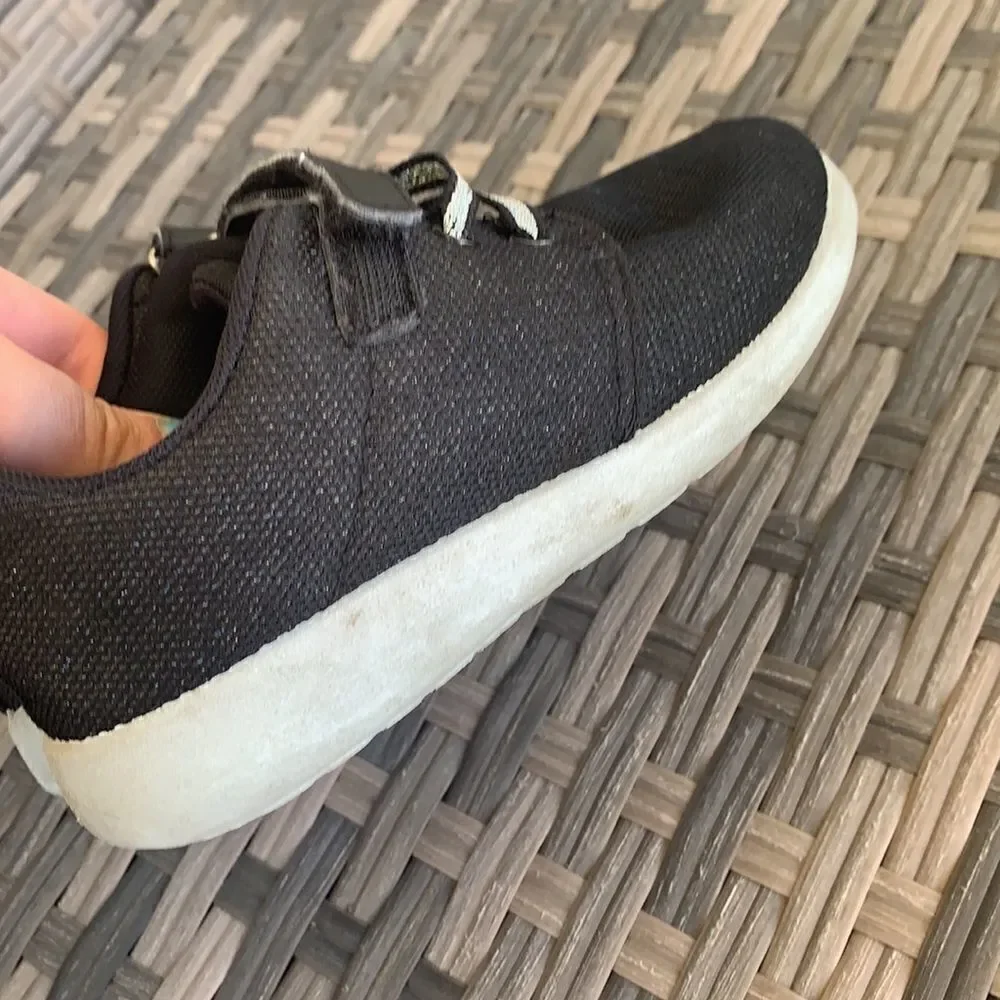 Toddler sneakers 👟